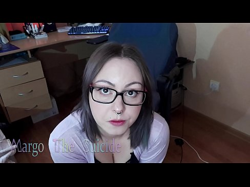 ❤️ Секси девојка со наочари длабоко го цица дилдото на камерата ️❌ Супер порно кај нас ❌️